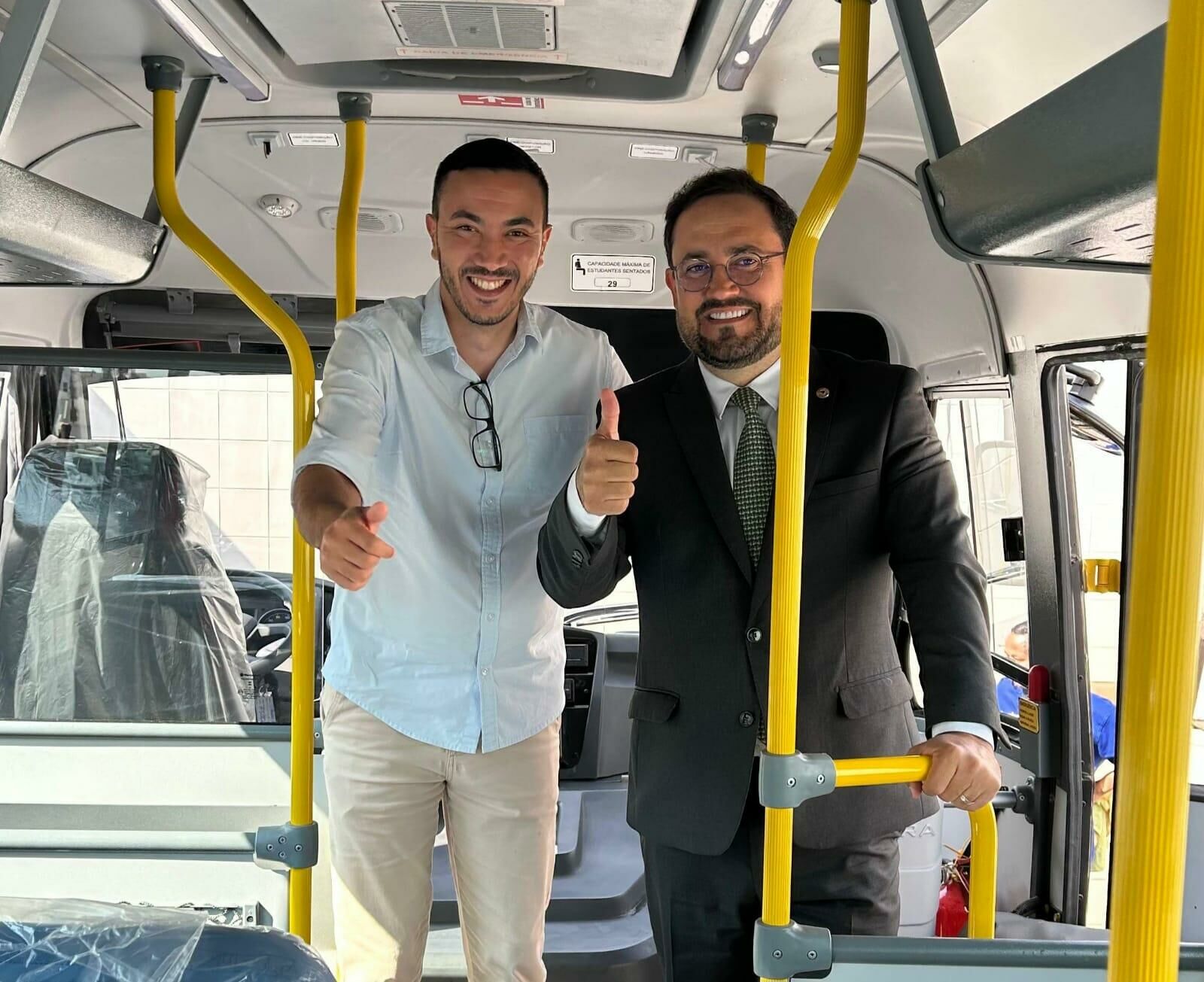 Imagem de compartilhamento para o artigo Em agenda na Capital, prefeito Delegado Murilo garante novo micro-ônibus e projeto de habitação para Pedro Gomes da MS Todo dia